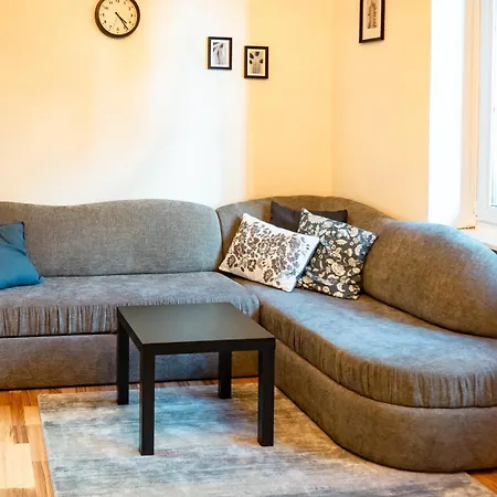 Cozy In The Center *